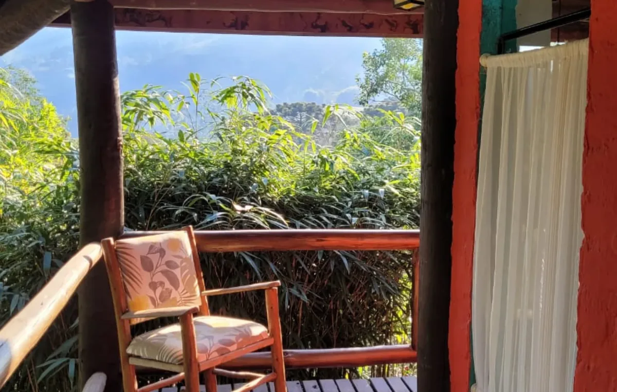 Bangalô romântico com banheira ao ar livre e deck privativo — foto 2